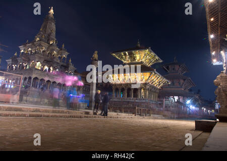 KATHMANDU, NEPAL - 5 maggio: Krishna Mandir in Patan il Jan 16, 2019. Patan è elencato come un patrimonio mondiale dall UNESCO, i templi ha mille anni della sua Foto Stock