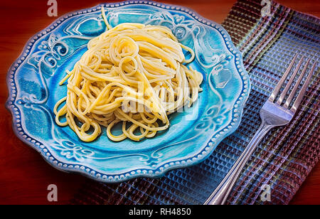 Vermicelli di pasta, con aglio e olio di oliva, è servita, Gennaio 19, 2016 in Coden, Alabama. Foto Stock