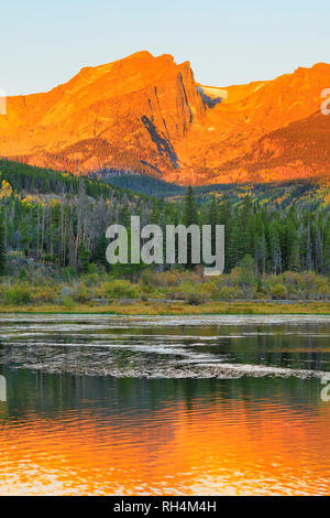 Sunrise, Dawn, Sprague Lago, Sprague Lago Trail, Rocky Mountain National Park, Estes, Colorado, STATI UNITI D'AMERICA Foto Stock