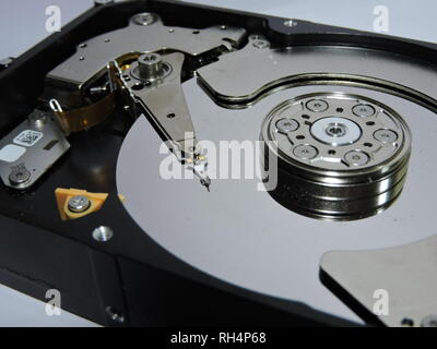 Aprire il disco rigido HDD per desktop e notebook Foto Stock