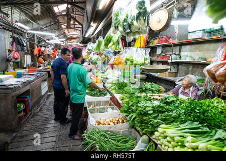 La cucina di strada nelle bancarelle in Chinatown a Kuala Lumpur Foto Stock