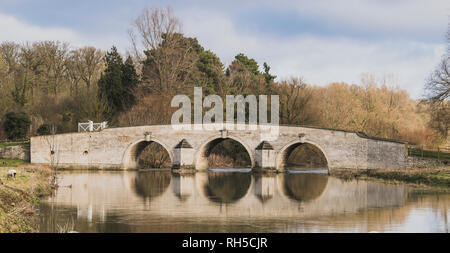 Milton Ferry ponte sopra il fiume Nene, Peterborough, CAMBRIDGESHIRE Foto Stock
