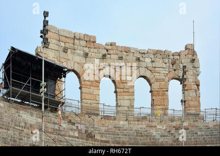 Anfiteatro romano Arena di Verona in Piazza Bra piazza nel centro storico di Verona - Italia. Foto Stock