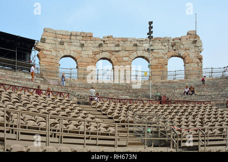 Anfiteatro romano Arena di Verona in Piazza Bra piazza nel centro storico di Verona - Italia. Foto Stock