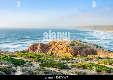 Incredibilmente bella wild Praia da Bordeira, accanto a Carrapateira, Algarve, PORTOGALLO Foto Stock