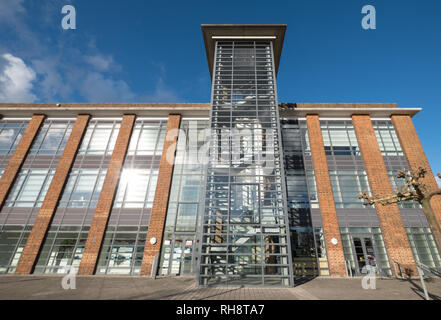 Il mozzo, uffici in un edificio ristrutturato in stile art deco building a Farnborough Business Park, Hampshire REGNO UNITO. Foto Stock