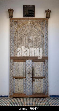 Il cortile a Dar Batha Museum di Fez Medina. Ex palazzo reale e il museo nazionale di arte, etnografia in Fes, Marocco. All'interno Foto Stock