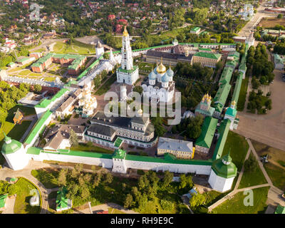 Vista aerea di unico complesso monastico del Lavra della Trinità di San Sergio, Sergiev Posad, Russia Foto Stock