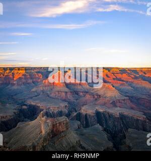 Gola del Grand Canyon al tramonto, vista da Hopi Point, roccia erosa paesaggio, South Rim, il Parco Nazionale del Grand Canyon Foto Stock