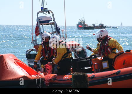 Il Hayling Island la barca di salvataggio Derrick battaglia raffigurato all'Selsey scialuppa di salvataggio giorno nel mese di agosto 2018 Foto Stock