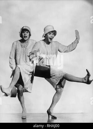 TONY CURTIS,JACK LEMMON, A QUALCUNO PIACE CALDO, 1959 Foto Stock