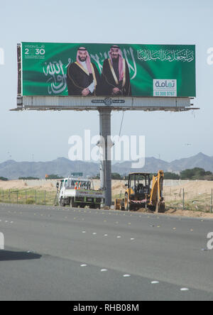 Il principe ereditario Mohammed Bin Salman e Salman bin Abdulaziz al saud propaganda billboard circa vision 2030, Mecca provincia, Jeddah, Arabia Saudita Foto Stock