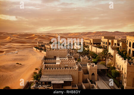 Emirati Arabi Uniti, Emirato di Abu Dhabi, Liwa Desert, Qasr al Sarab Desert Resort Foto Stock