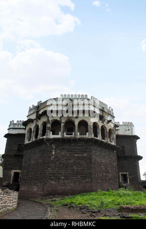 Daulatabad Deogiri fort facciata, Aurangabad, Maharashtra, India Foto Stock