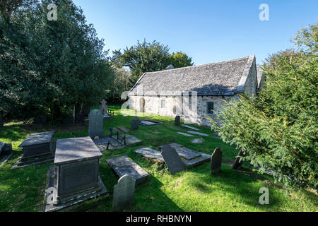 St Rhychwyns' chiesa a Llanrhychwyn vicino Trefriw nel Conwy Valley Galles del Nord il più antico sopravvissuto del VI secolo la struttura della chiesa in Galles Foto Stock