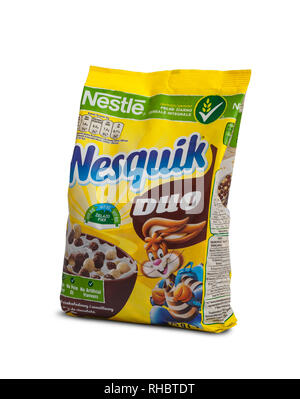 CHISINAU in Moldova - Febbraio 2, 2019: Nestle Nesquik colazione a base di cereali  per la prima colazione. Isolato su sfondo bianco Foto stock - Alamy