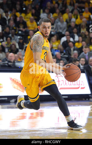 Wichita, Kansas, Stati Uniti d'America. 30 gen, 2019. Wichita State Shockers guard Ricky Torres (3) gestisce la sfera durante il NCAA Pallacanestro tra la SMU Mustangs e Wichita State Shockers a Charles Koch Arena di Wichita, Kansas. Kendall Shaw/CSM/Alamy Live News Foto Stock