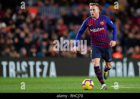 Camp Nou, Barcellona, Spagna. 2° febbraio 2019. La Liga calcio, Barcellona rispetto a Valencia; Arthur Melo del FC Barcelona corre con la palla Credito: Azione Sport Plus/Alamy Live News Foto Stock