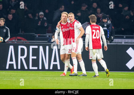 AMSTERDAM , 02-02-2019 , Johan Cruijff ArenA , Stagione 2018 / 2019 , olandese Eredivisie . Lettore Ajax Kasper Dolberg lettore Ajax Rasmus Kristensen e Ajax player Lasse Schone celebra il 2-0 durante la partita Ajax - VVV Venlo Credito: Pro scatti/Alamy Live News Credito: Pro scatti/Alamy Live News Credito: Pro scatti/Alamy Live News Foto Stock