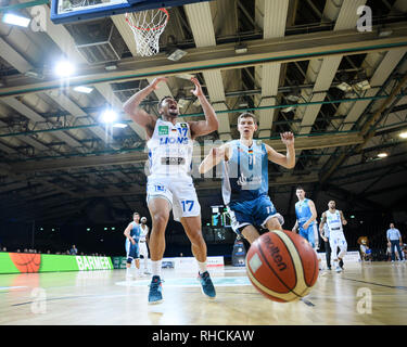 Karlsruhe, Deutschland. 02Feb, 2019. Noè Kamdem (leoni) è irritato, frustrato. GES/basket/ProA: PSK Lions - Cesti Paderborn, 02.02.2019 - | Utilizzo di credito in tutto il mondo: dpa/Alamy Live News Foto Stock