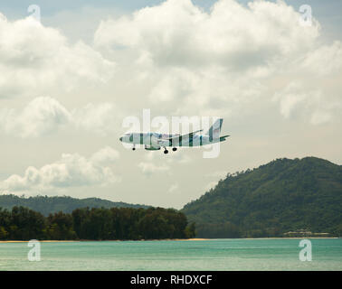 Airbus Bangkok Airways atterraggio su Phuket Foto Stock