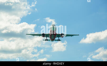 Airbus AirAsia flying overhead Foto Stock