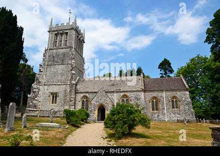 Chiesa sul Lulworth station wagon, Lulworth Castle, East Lulworth, Dorset, England, Regno Unito Foto Stock