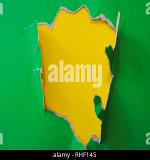 Piatto unico lay sfondo con colore carta frammentarie. Verde e giallo. Foto Stock
