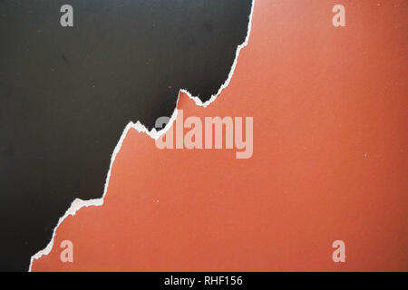 Piatto unico lay sfondo con colore carta frammentarie. Nero e marrone. Foto Stock