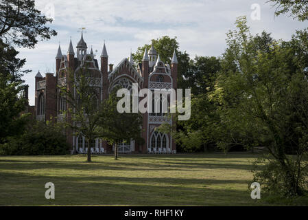 Casa Gotica nel Parco di Wörlitzer che è una parte importante dell'Dessau-Wörlitz Garden Realm, che è un sito patrimonio mondiale in Germania. Foto Stock