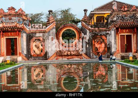 Dettagli del Tempio madre (Chua Ba Mu) in Hoi An, Vietnam. Foto Stock