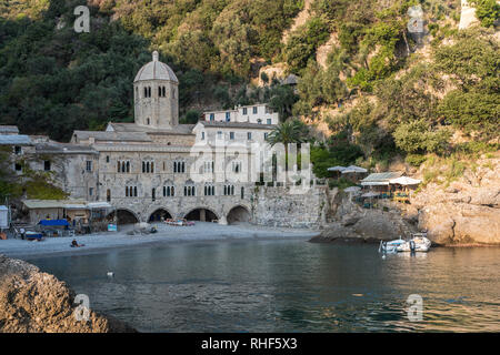 L'abbazia di San Fruttuoso, nel promontorio di Portofino (Italia settentrionale) Foto Stock