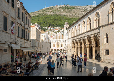 Una vista del Palazzo del Rettore e la chiesa di San Biagio a Dubrovnik la città vecchia Foto Stock