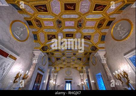 Carskoe Selo (Pushkin), San Pietroburgo, Russia - Luglio 2, 2018: interni delle camere di agata nella costruzione di bagno freddo a Carskoe Selo (Pushkin), Cameron de Foto Stock