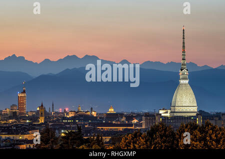 Lo skyline di Torino con la Mole Antonelliana Foto Stock