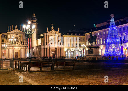 Torino l'elegante Piazza San Carlo nel centro della città al chiaro di luna Foto Stock