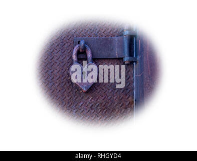 A forma di cuore lucchetto in metallo Foto Stock