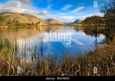 Loch Awe con Kilchurn Castle in distanza. Foto Stock