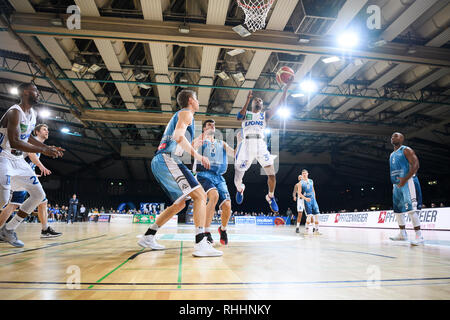 Karlsruhe, Deutschland. 02Feb, 2019. Kahron Ross (Lions) getta. GES/basket/ProA: PSK Lions - Cesti Paderborn, 02.02.2019 - | Utilizzo di credito in tutto il mondo: dpa/Alamy Live News Foto Stock