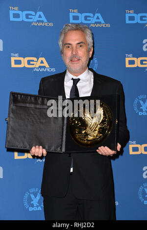 In California, Stati Uniti d'America. 2° febbraio 2019. Alfonso Cuaron a settantunesima annuale di Directors Guild of America Award al Ray Dolby sala da ballo. Immagine: Paul Smith/Featureflash Credito: Paul Smith/Alamy Live News Foto Stock