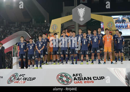 Abu Dhabi, negli Emirati Arabi Uniti. 3 febbraio 2019. In Giappone i giocatori durante l'AFC Coppa d'asia emirati arabi uniti 2019 Cerimonia di premiazione a Zayed Sport City Stadium di Abu Dhabi, Emirati Arabi Uniti, 1 febbraio 2019. Credito: Toshihiro Kitagawa/AFLO/Alamy Live News Foto Stock