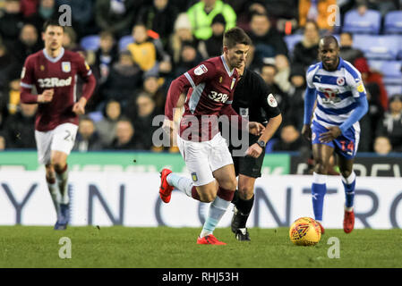 Reading, Regno Unito. 2° febbraio 2019. Tom Carroll di Aston Villa in azione durante il cielo EFL scommessa match del campionato tra lettura e Aston Villa al Madejski Stadium, Reading, in Inghilterra il 2 febbraio 2019. Foto di Ken scintille. Solo uso editoriale, è richiesta una licenza per uso commerciale. Nessun uso in scommesse, giochi o un singolo giocatore/club/league pubblicazioni. Credit: UK Sports Pics Ltd/Alamy Live News Foto Stock