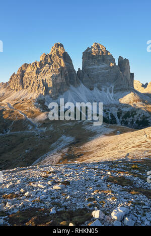 Il fronte sud delle Tre Cime di Lavaredo, Misurina, Dolomiti, Veneto, Italia. Foto Stock