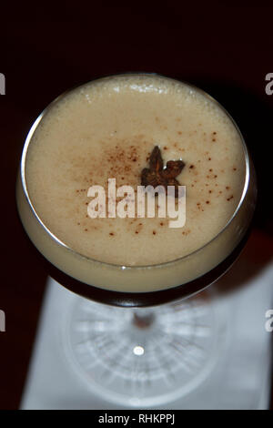 Close up di un Espresso Martini cocktail Foto Stock