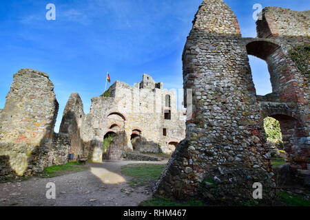 Rovina del castello di Staufen nella zona della foresta nera in Germania Foto Stock