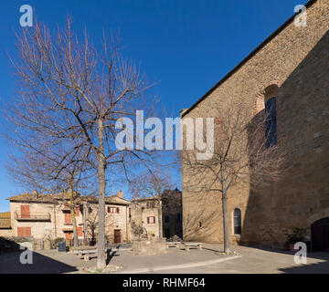 Piazza Commenda nel borgo medievale di Monticchiello senza persone a Siena, Toscana, Italia Foto Stock