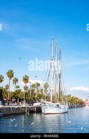 Barcellona, Spagna - 19 Gennaio 2019: Santa Eulalia, tre masted goletta, Port Vell. Lanciata nel 1919, la nave mercantile è ora parte del Museo Marittimo o Foto Stock