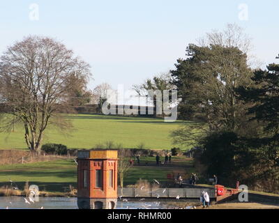 Vista della valvola torre che era parte di ingegneria per la fornitura di acqua potabile fresca a Sywell serbatoio, completato 1906. Foto Stock