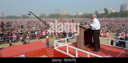 Kolkata, India. 03Feb, 2019. Il CPI(M) segretario generale Sitaram Yechuri indirizzo durante il partito di sinistra al rally di brigata parata a terra a Calcutta il 3 Feb2019 Credit: Sandip Saha/Pacific Press/Alamy Live News Foto Stock