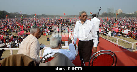 Kolkata, India. 03Feb, 2019. Il CPI(M) segretario generale Sitaram Yechuri indirizzo durante il partito di sinistra al rally di brigata parata a terra a Calcutta il 3 Feb2019 Credit: Sandip Saha/Pacific Press/Alamy Live News Foto Stock